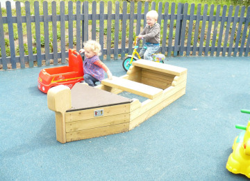 OASIS Centre for LIS 7toddlers 2 046.jpg